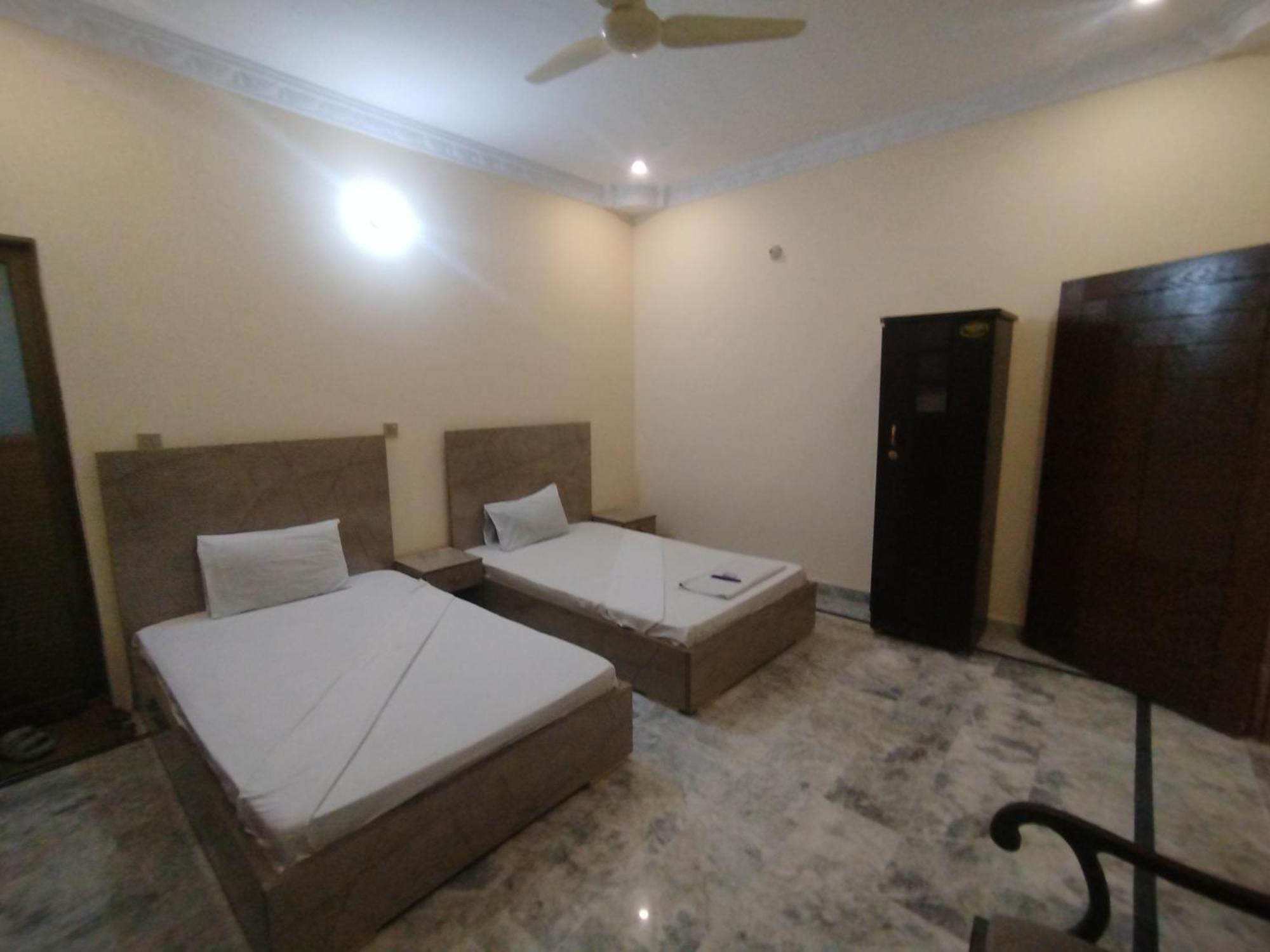 Hotel Crown Plaza, Near Karachi Airport, Darul Sehat Hospital, Dow, Agha Khan And Liaqat Hospital Exterior foto